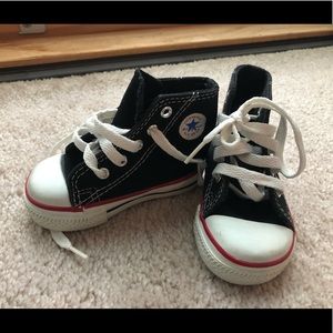 Baby converse all star chuck taylor shoes.